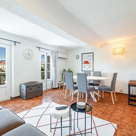 2 Bdr Panoramic View On Gardens Apartman *