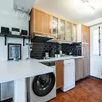 2 Bdr Panoramic View On Gardens *