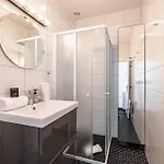 2 Bdr Panoramic View On Gardens Апартаменты