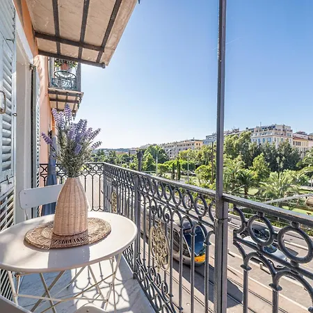 Apartment 2 Bdr Panoramic View On Gardens *