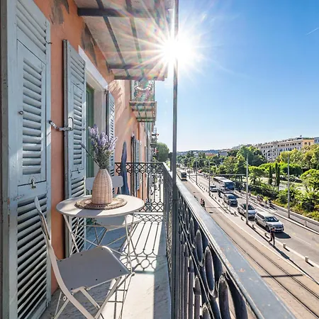 2 Bdr Panoramic View On Gardens Apartment *
